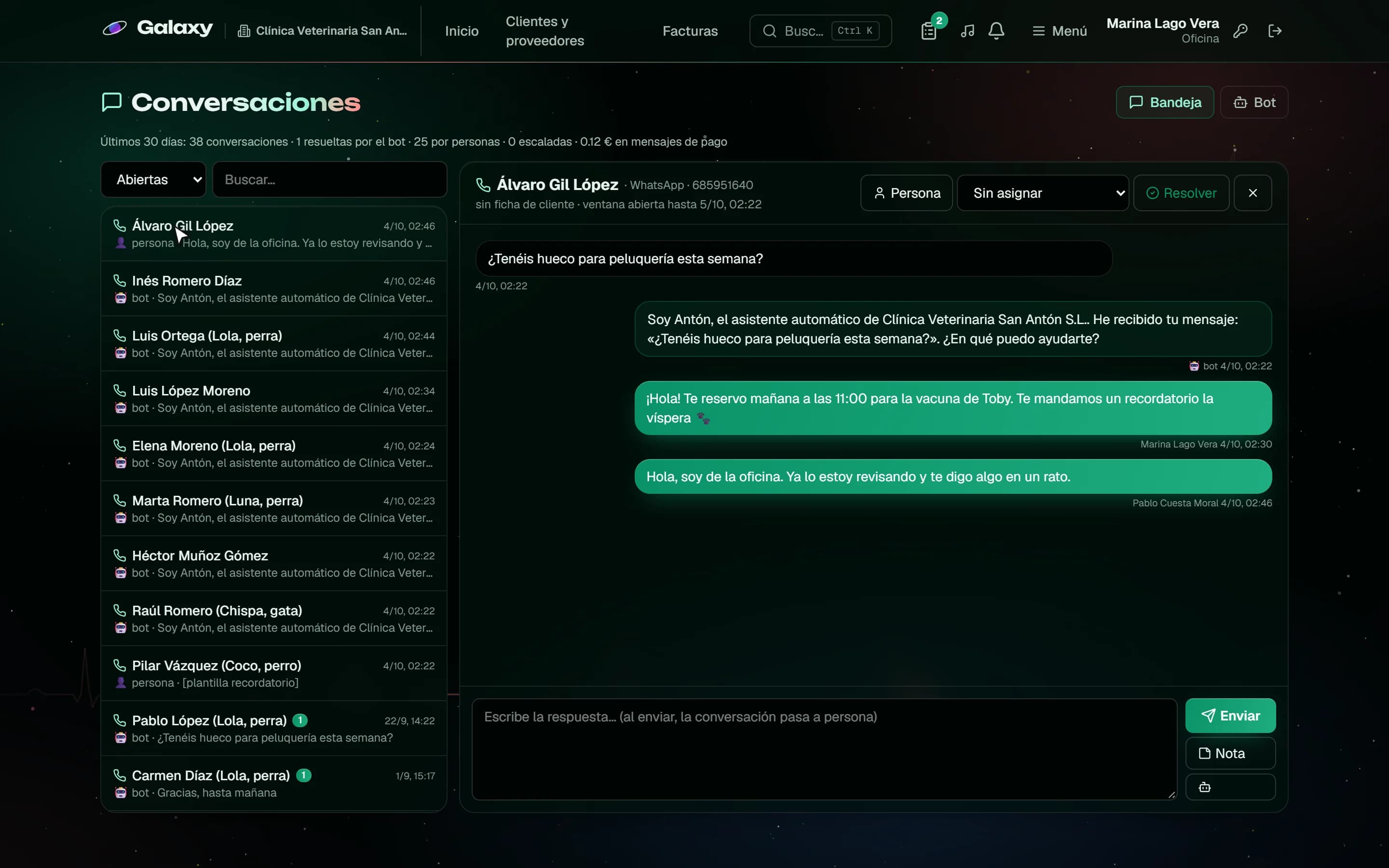 Captura de pantalla de Galaxy: WhatsApp atendido por una persona